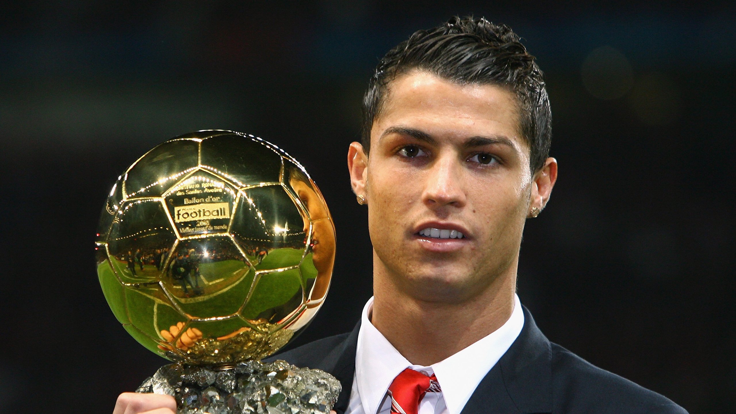 国王控卫投篮手感火热连续命中三分，国王队投手